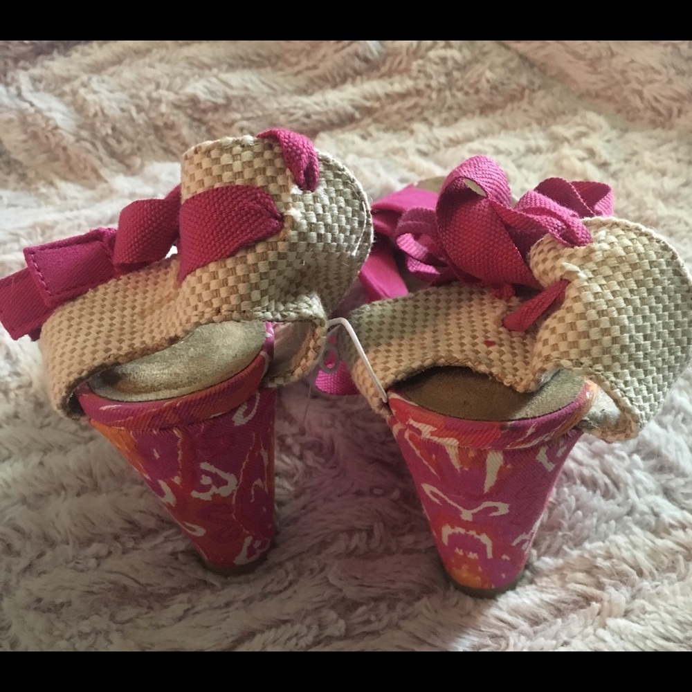 Shoes - Picture 3 of 3